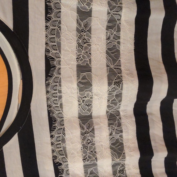 Just a Rumor tshirt elbow black/white - Picture 2 of 5